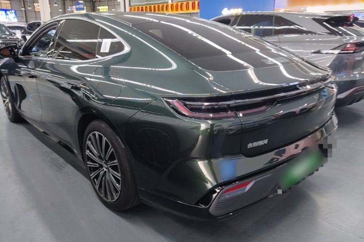 Geely Galaxy 8 2025 — 4