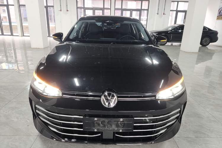 Volkswagen Passat 2025 — 2