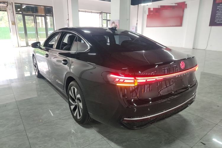 Volkswagen Passat 2025 — 4