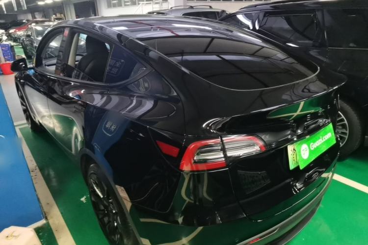 Tesla Model Y 2022 — 4