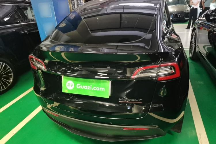 Tesla Model Y 2022 — 5