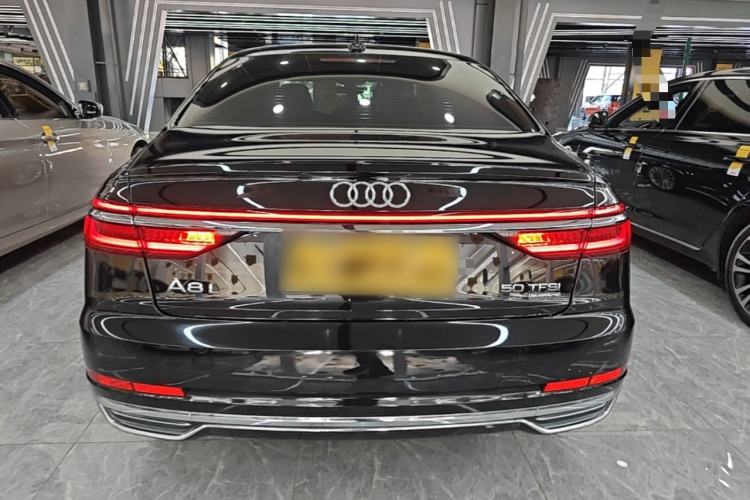 Audi A8 2021 — фото 5