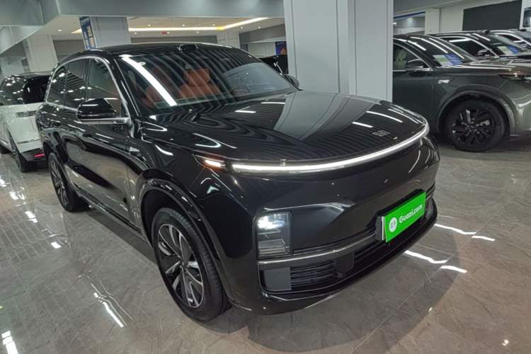 Li Auto L8 2025 — 3