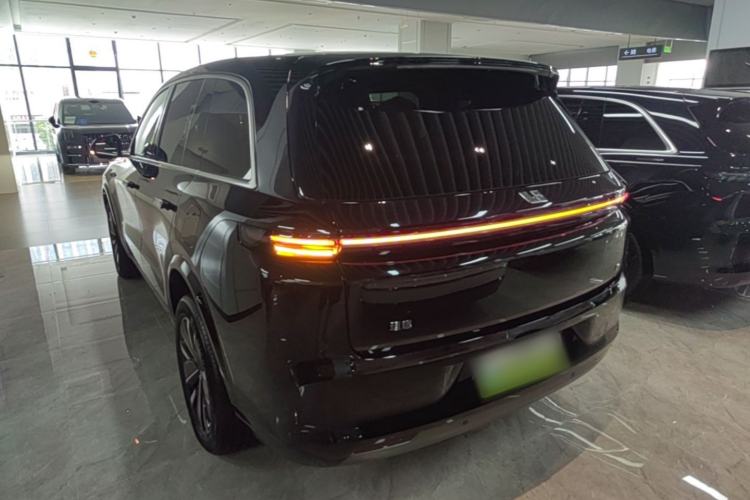 Li Auto L8 2025 — 4