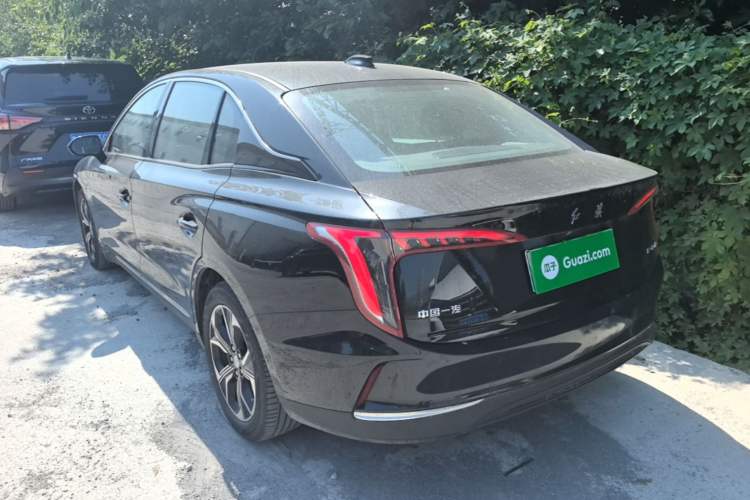 Hongqi E-QM5 2023 — 4