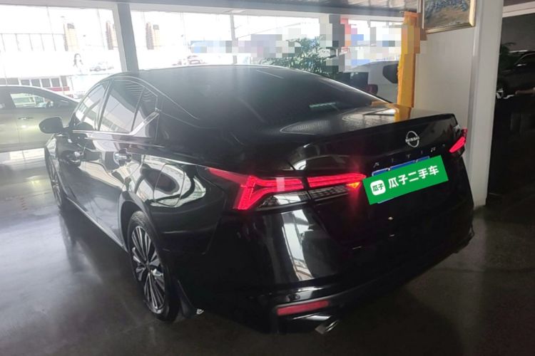 Nissan Altima 2022 — 4