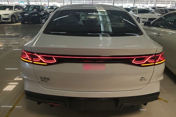 BYD Qin L 2024 — 5