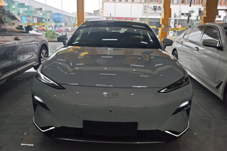 Geely Galaxy E8 2025 — 2