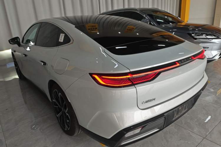 Geely Galaxy E8 2025 — 4