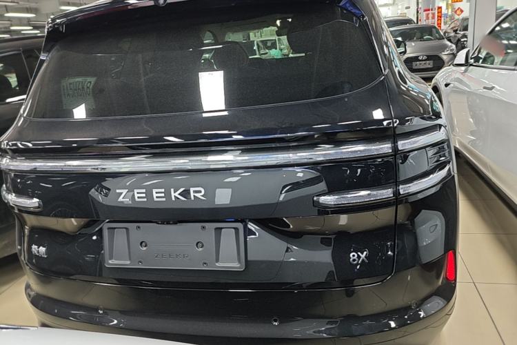 Zeekr 8X 2026 — 5