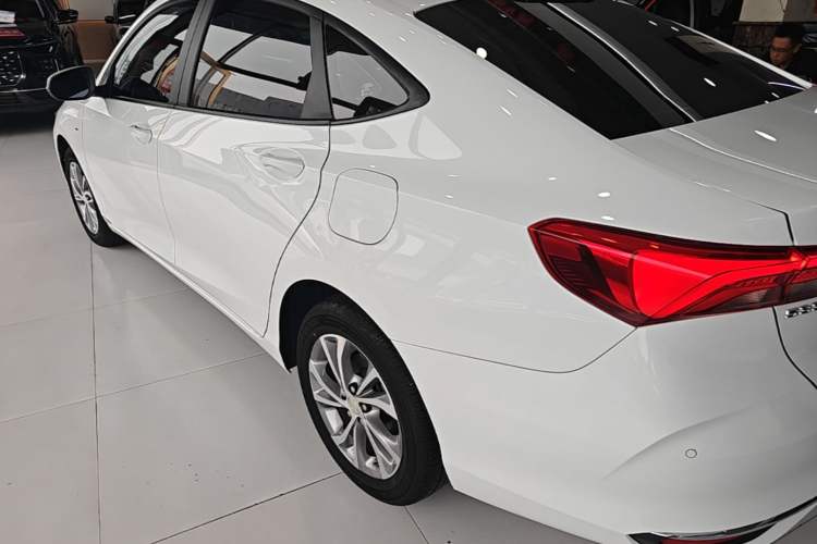 Buick Verano 2023 — 4