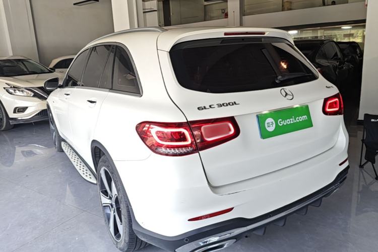 Mercedes-Benz GLC 300 L 2022 — фото 4