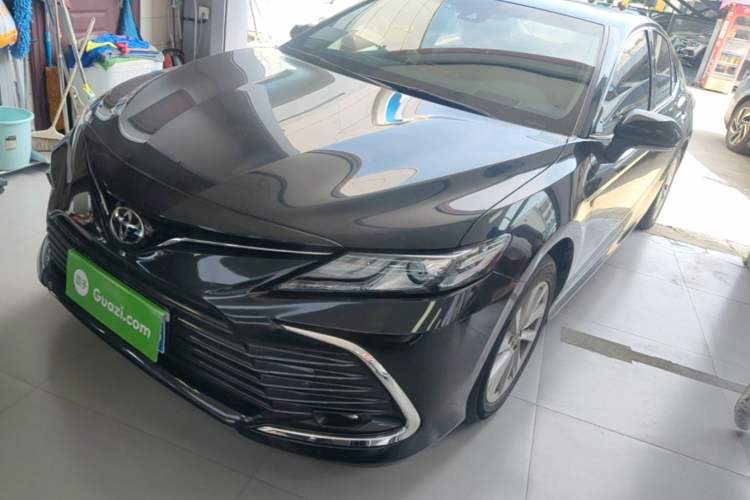 Toyota Camry 2021 — фото 1