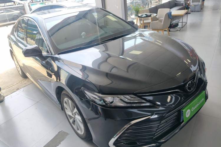Toyota Camry 2021 — фото 3