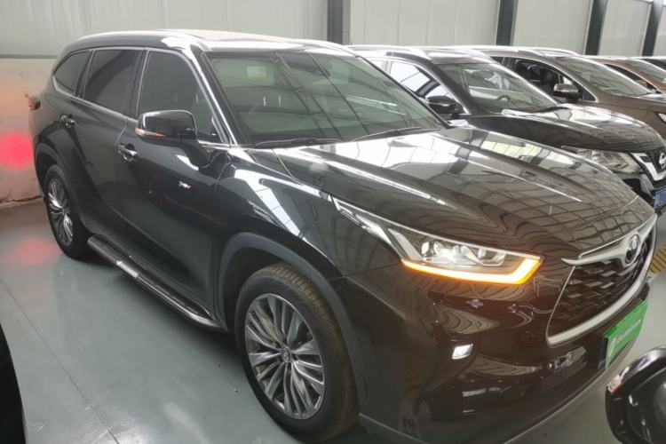 Toyota Highlander 2024 — 3