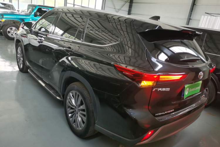 Toyota Highlander 2024 — 4