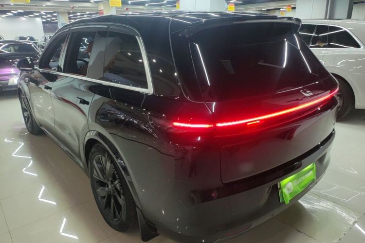 Li Auto L8 2023 — 4