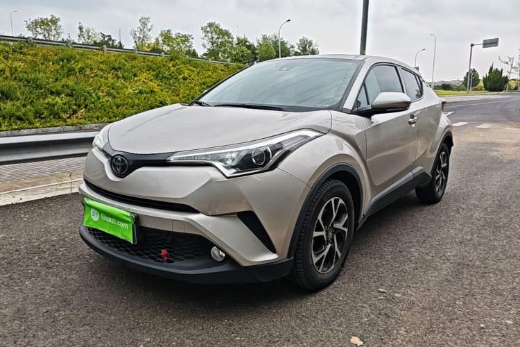 Toyota C-HR 2020 — фото 1