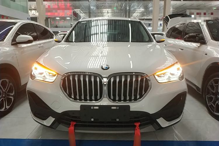 BMW X1 2022 — 2