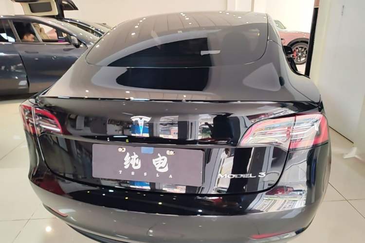 Tesla Model 3 2022 — 5