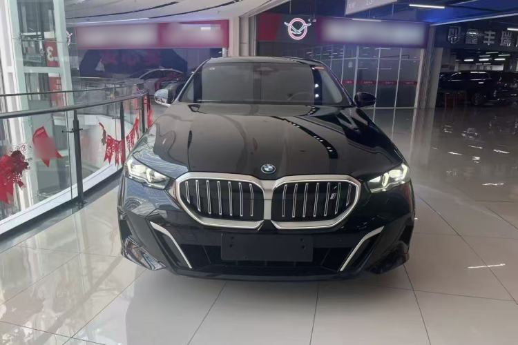 BMW i5 2024 — фото 2