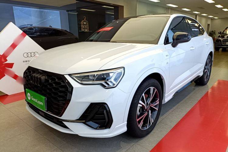 Audi q3 sportback 2023 — фото 1