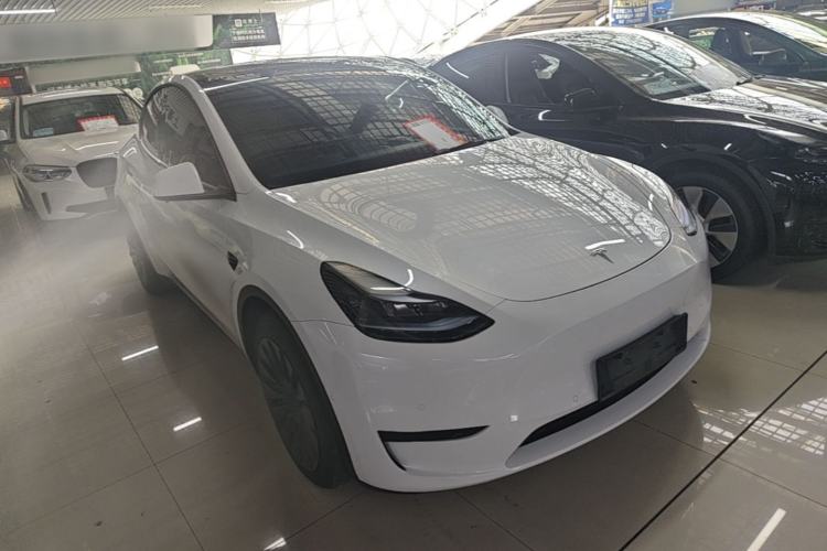 Tesla Model Y 2022 — 3
