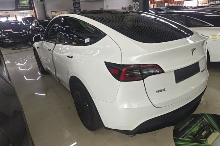 Tesla Model Y 2022 — 4