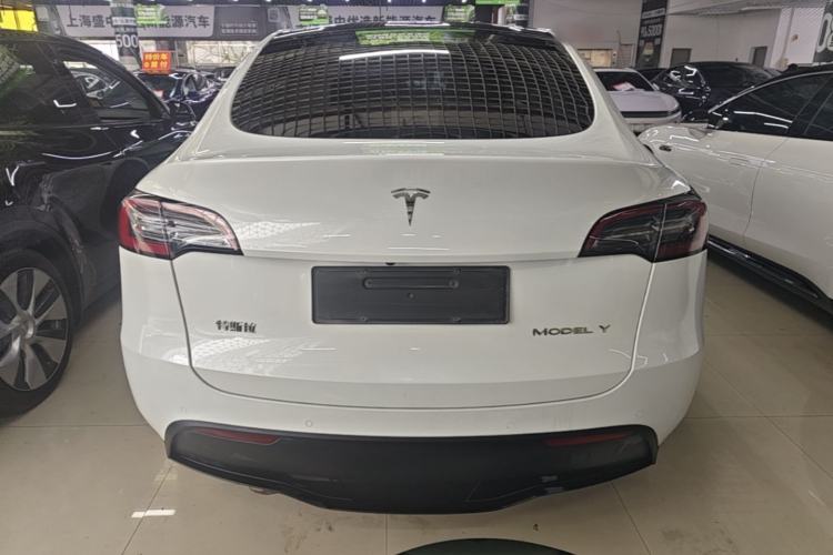 Tesla Model Y 2022 — 5