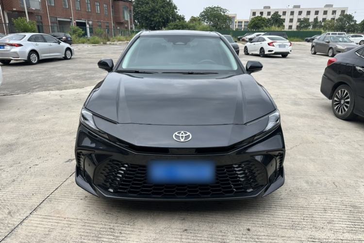 Toyota Camry 2026 — 2