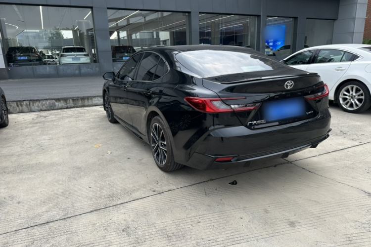Toyota Camry 2026 — 4