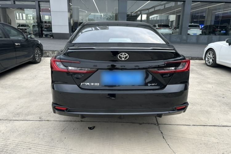Toyota Camry 2026 — 5