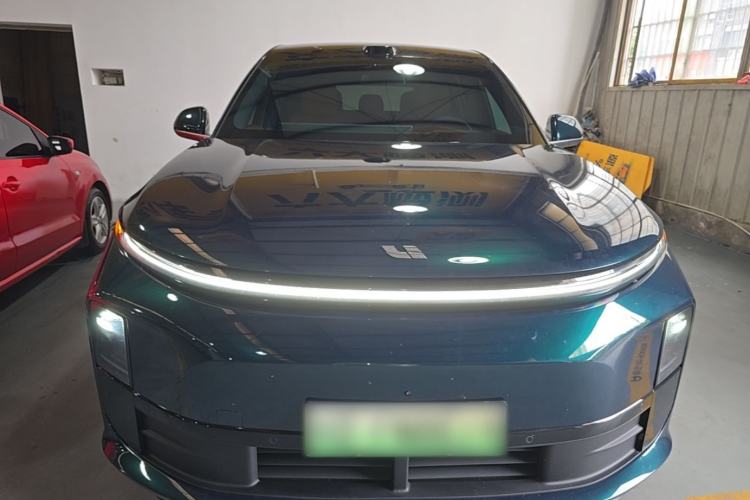 Li Auto L6 2025 — 2