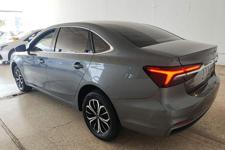 Roewe i6 MAX 2022 — 4