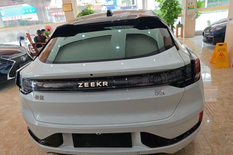 Zeekr 001 2023 — фото 5