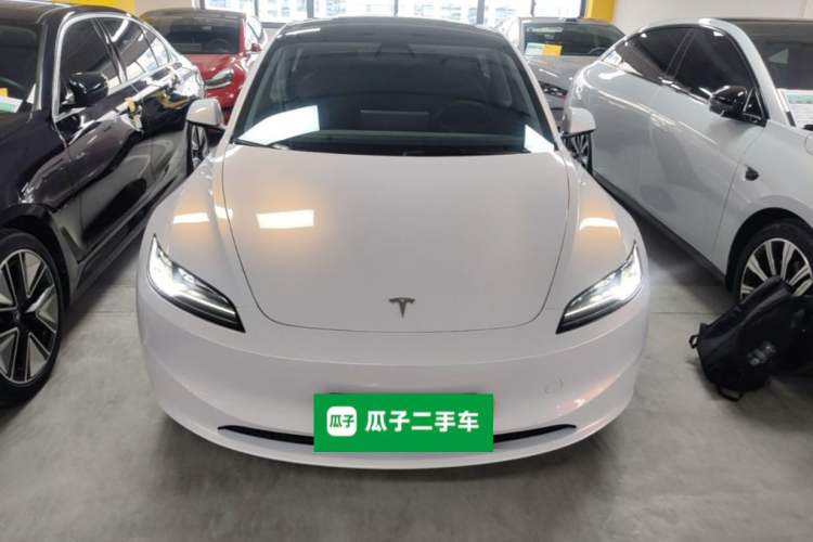 Tesla Model 3 2023 — 2