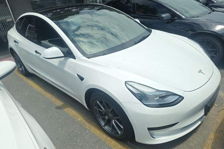 Tesla Model 3 2022 — 3