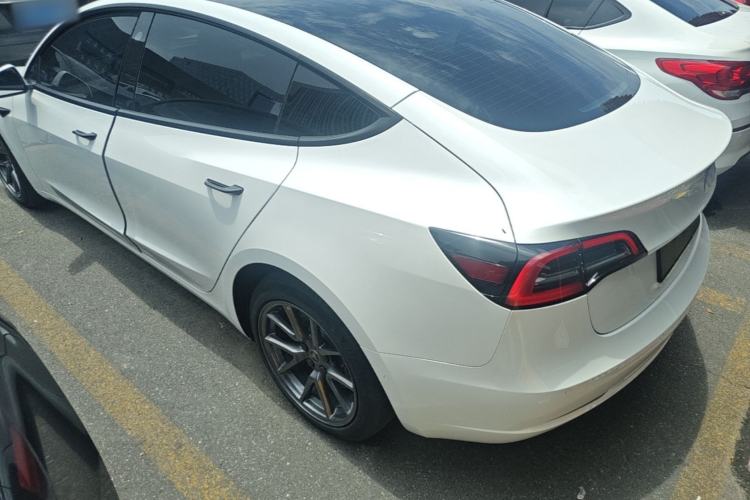 Tesla Model 3 2022 — 4