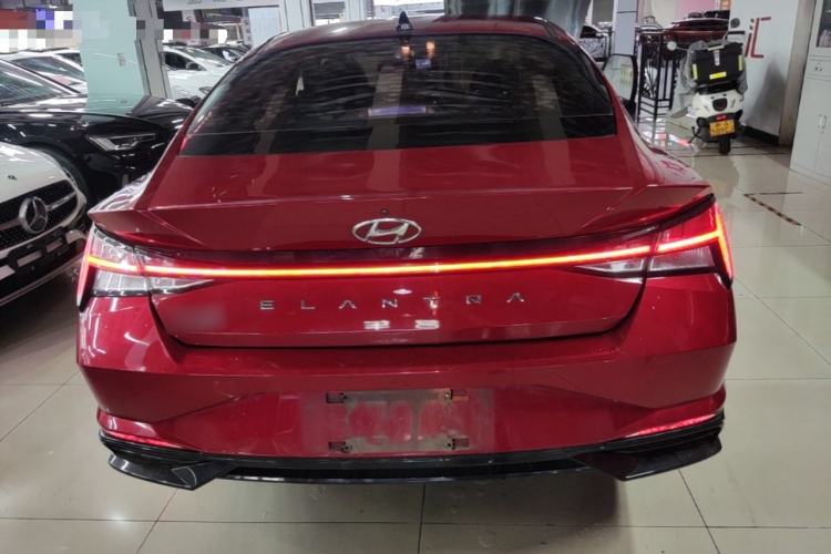 Hyundai Elantra 2021 — 5