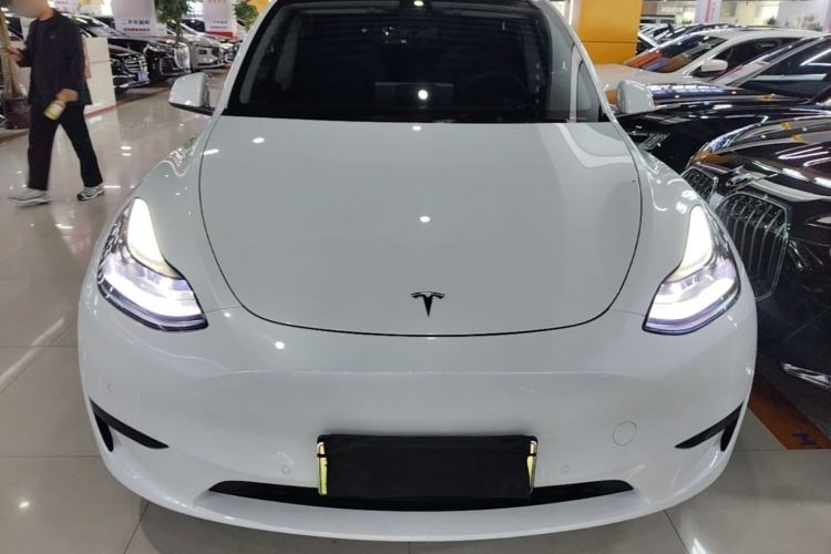 Tesla Model Y 2022 — 2