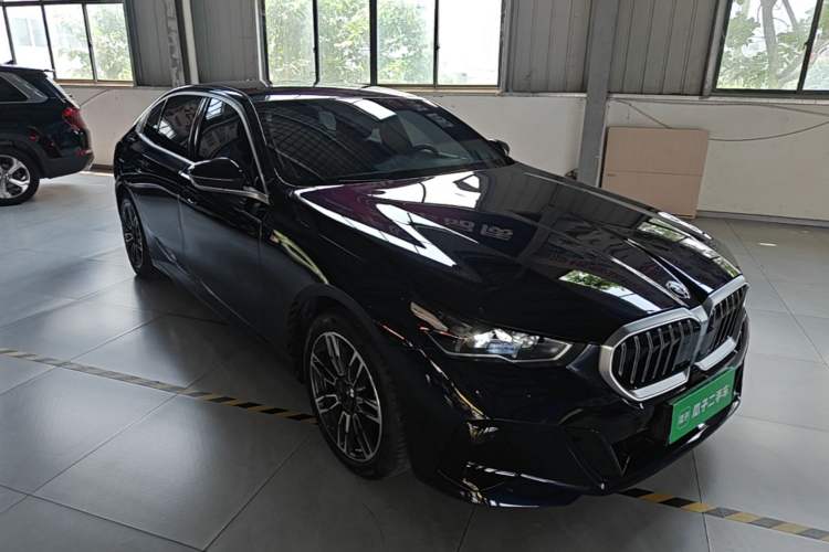BMW 530Li 2025 — 3