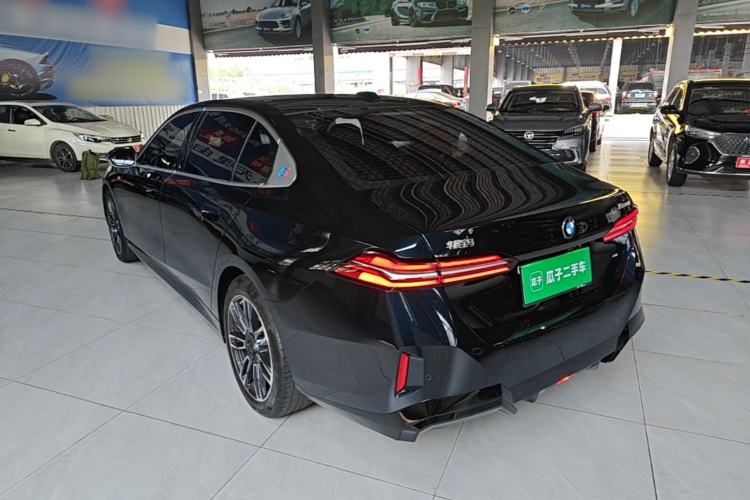 BMW 530Li 2025 — 4