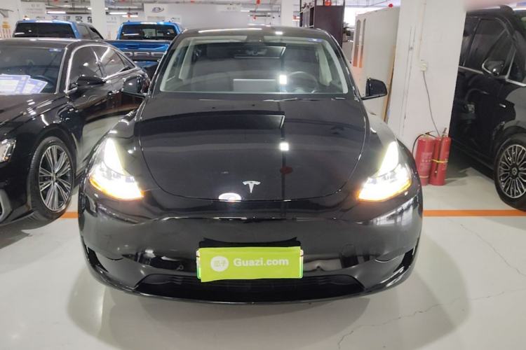 Tesla Model Y 2022 — 2