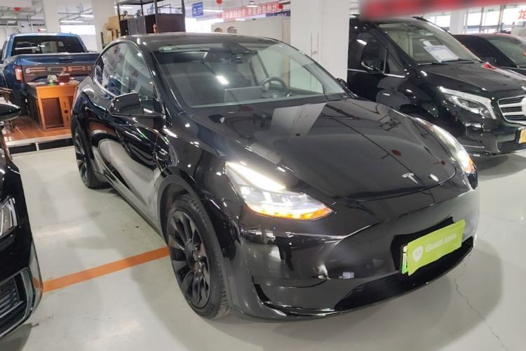 Tesla Model Y 2022 — 3