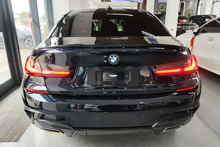 BMW 325i 2022 — 5