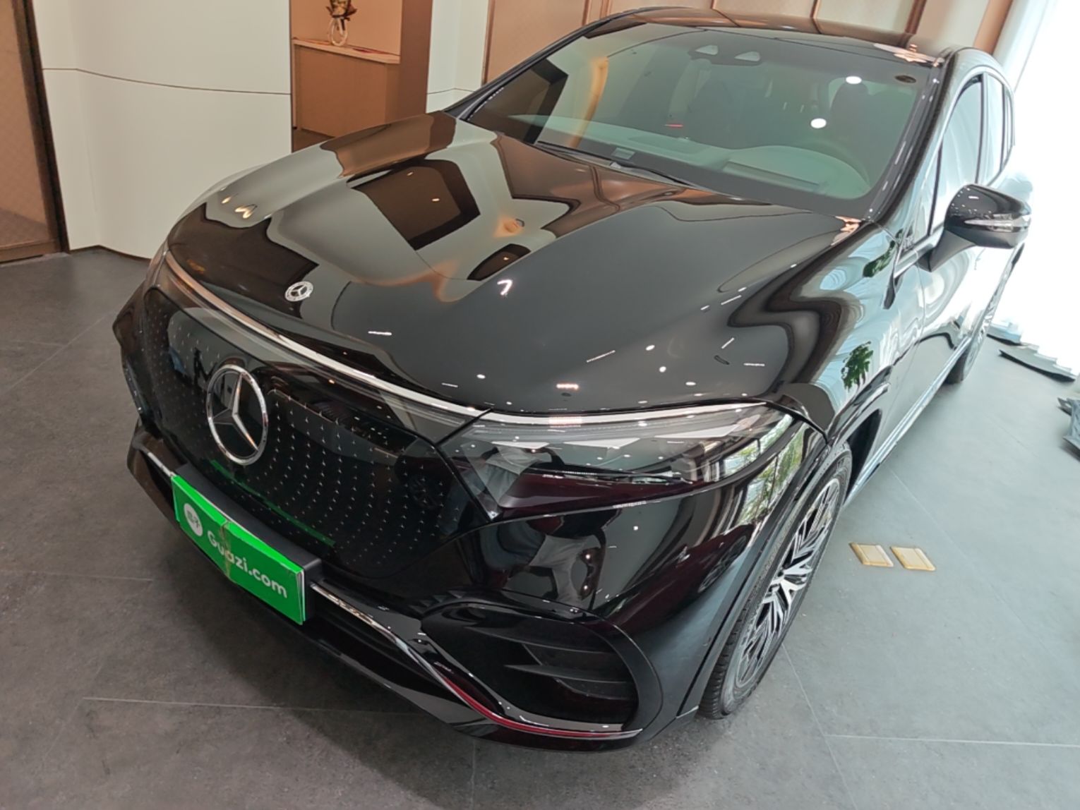 Mercedes-Benz benz eqs suv 2023 — фото 1