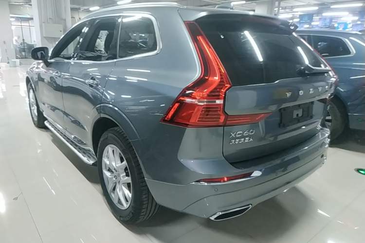 Volvo XC60 2021 — фото 4