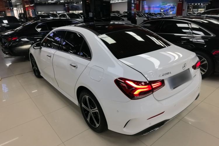 Mercedes-Benz A 200 L 2022 — фото 4