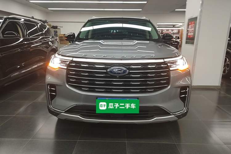 Ford Explorer 2023 — фото 2