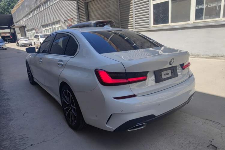 BMW 325Li 2021 — 4